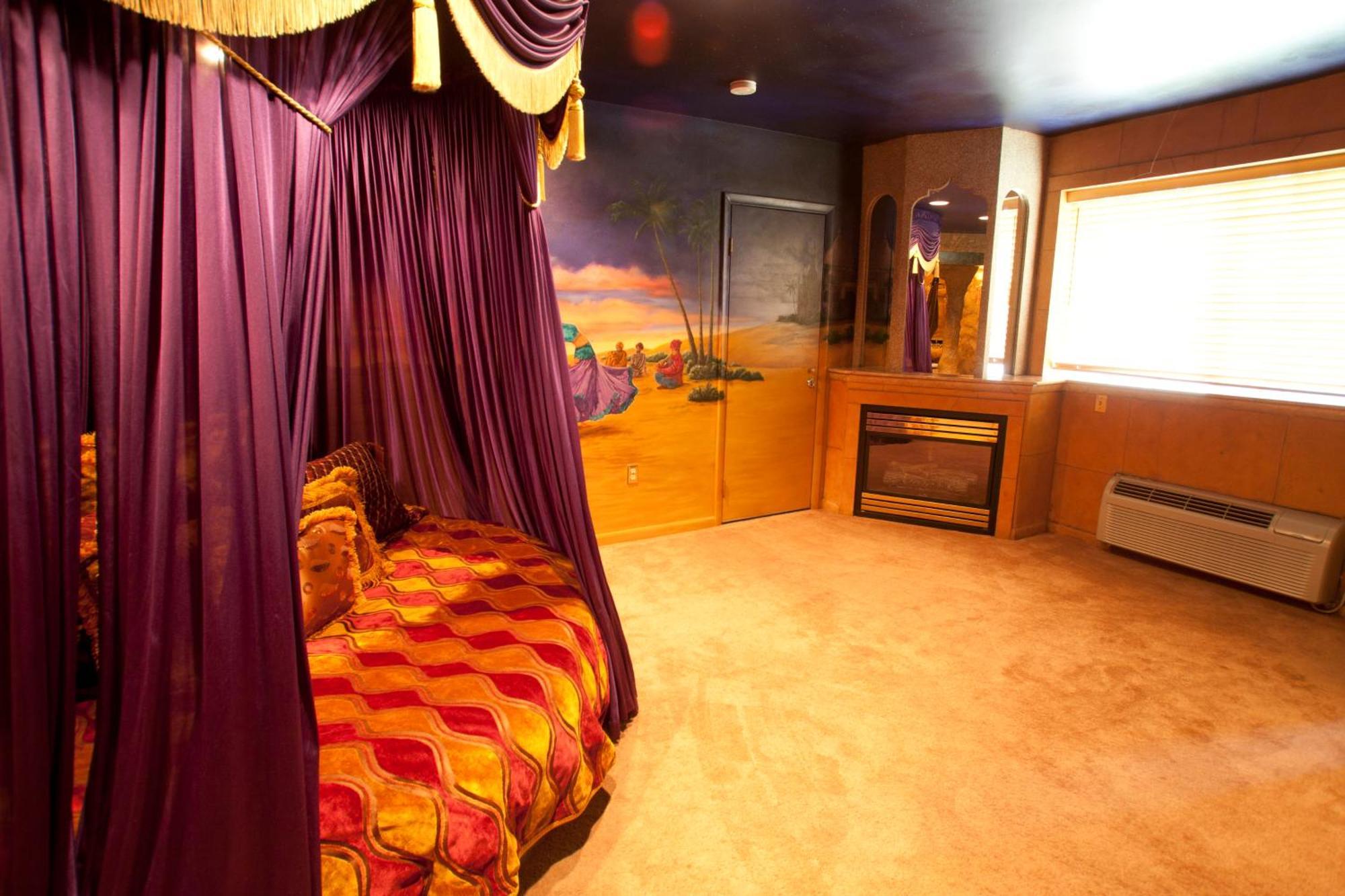 Black Swan Inn Luxurious Theme Rooms 포커텔로 객실 사진