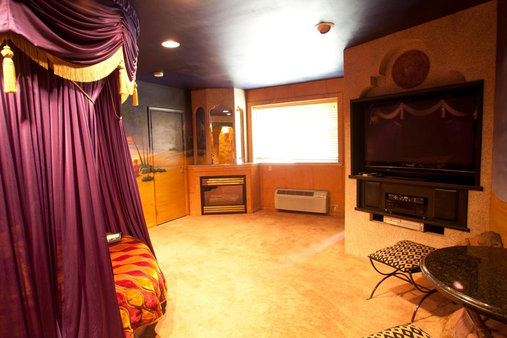Black Swan Inn Luxurious Theme Rooms 포커텔로 객실 사진