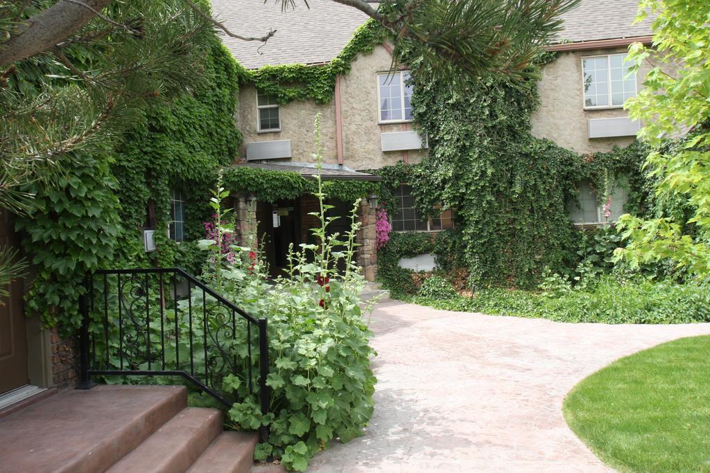 Black Swan Inn Luxurious Theme Rooms 포커텔로 외부 사진