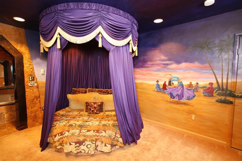 Black Swan Inn Luxurious Theme Rooms 포커텔로 객실 사진
