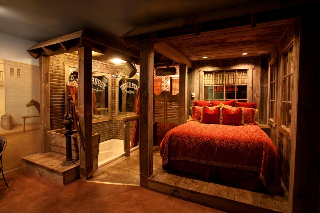 Black Swan Inn Luxurious Theme Rooms 포커텔로 외부 사진