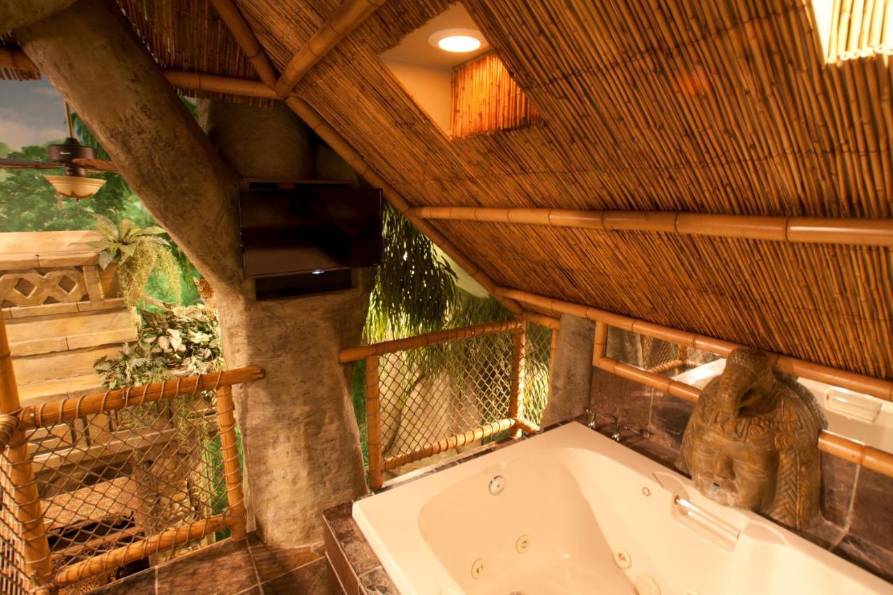 Black Swan Inn Luxurious Theme Rooms 포커텔로 외부 사진
