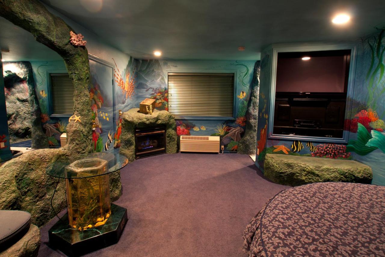 Black Swan Inn Luxurious Theme Rooms 포커텔로 외부 사진