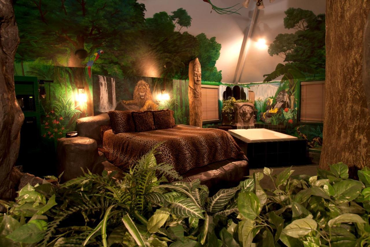 Black Swan Inn Luxurious Theme Rooms 포커텔로 외부 사진