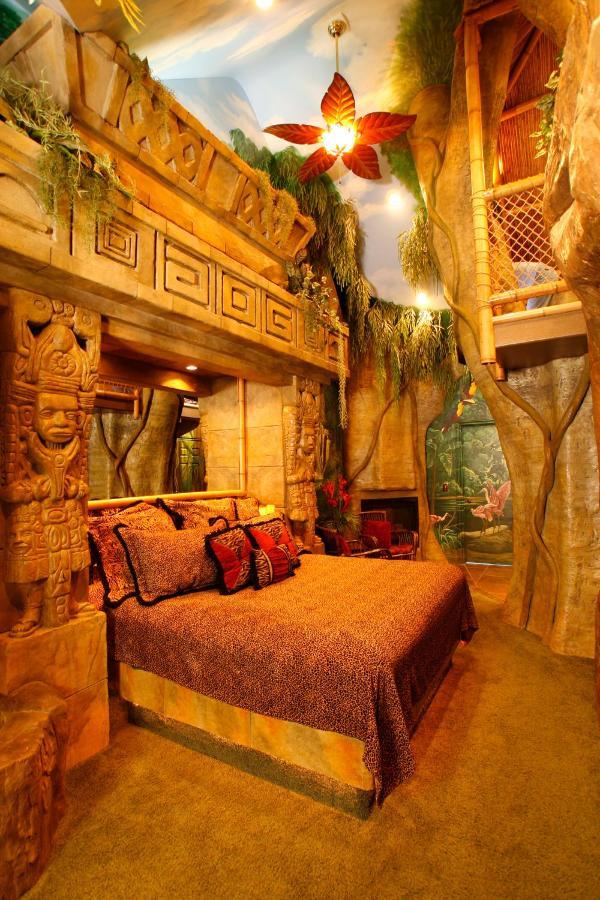 Black Swan Inn Luxurious Theme Rooms 포커텔로 외부 사진