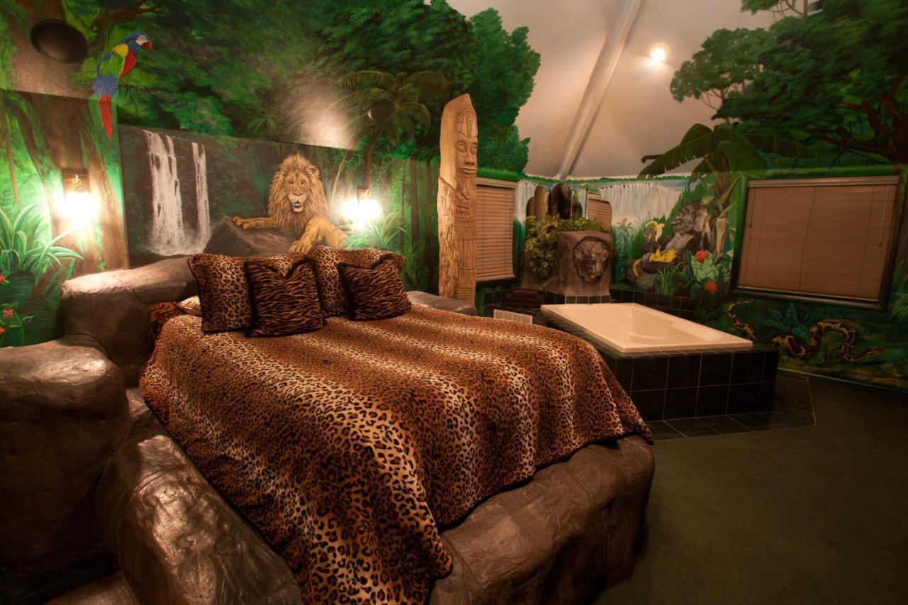 Black Swan Inn Luxurious Theme Rooms 포커텔로 외부 사진