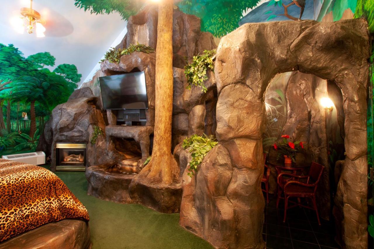 Black Swan Inn Luxurious Theme Rooms 포커텔로 외부 사진