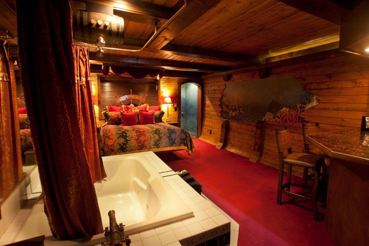 Black Swan Inn Luxurious Theme Rooms 포커텔로 외부 사진