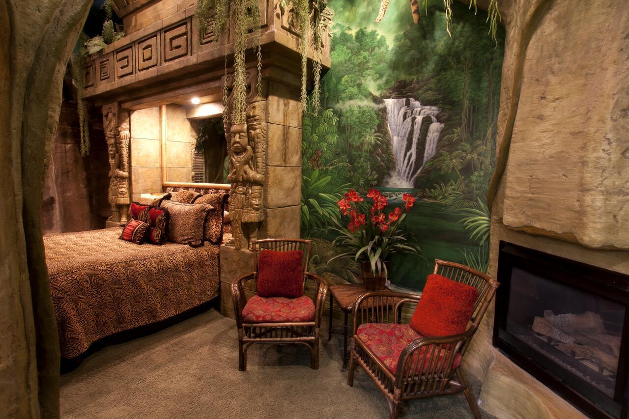 Black Swan Inn Luxurious Theme Rooms 포커텔로 외부 사진